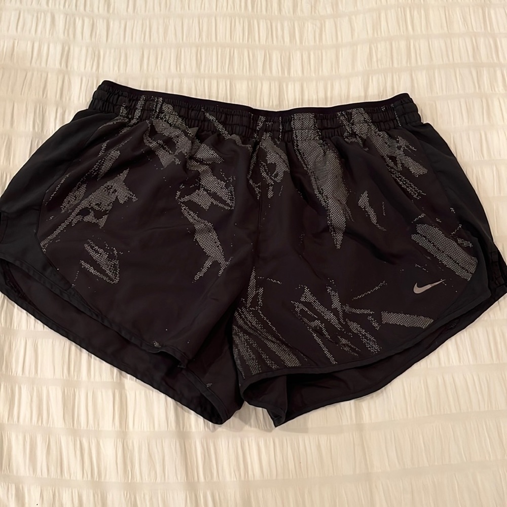 Nike Tempo Running Shorts | Black & Grey Pattern | Zip Pocket on Back | Size L |
